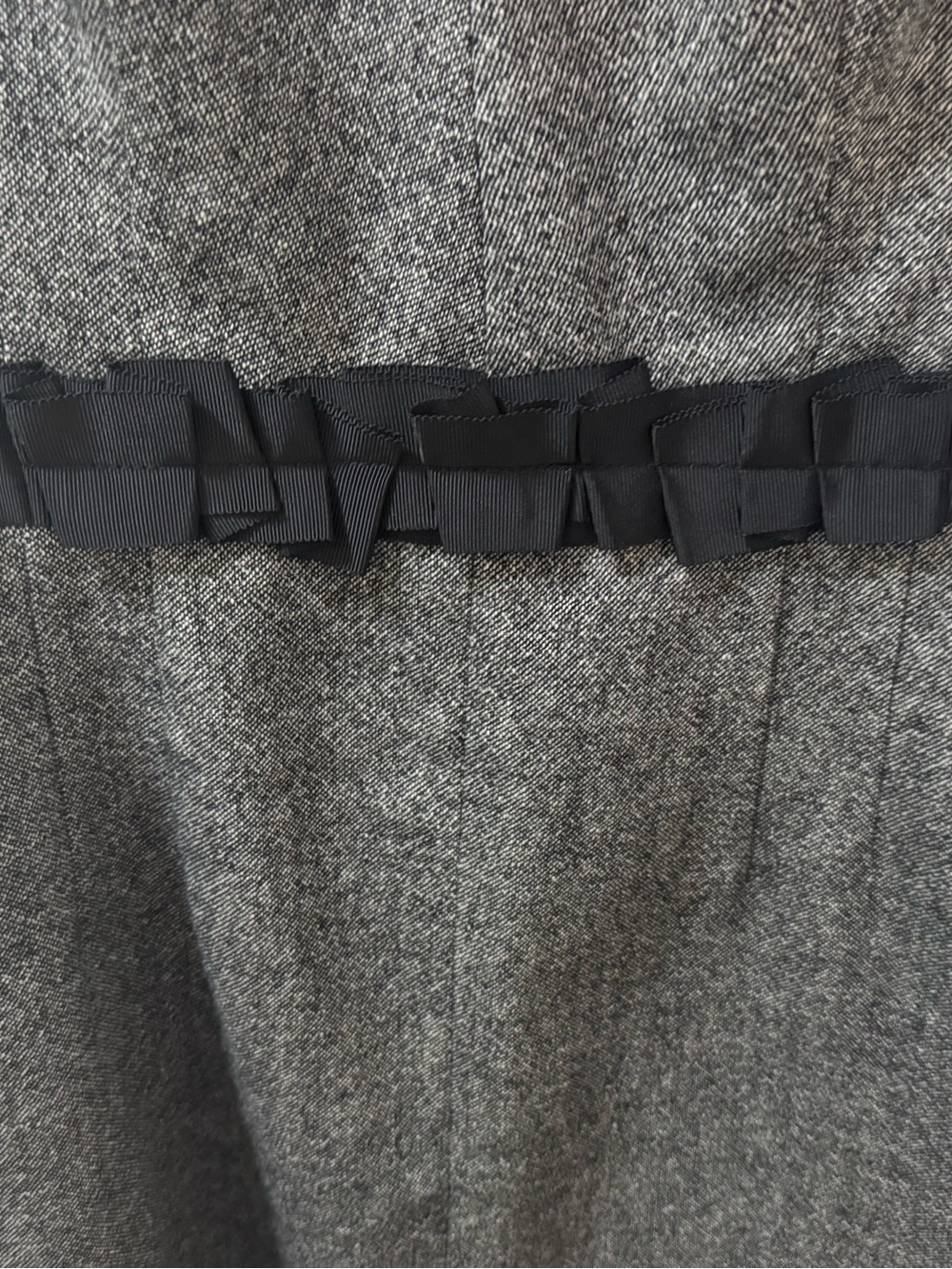 Banana Republic Gray Sheath
Midi Dress Size 4P - Picture 3 of 12